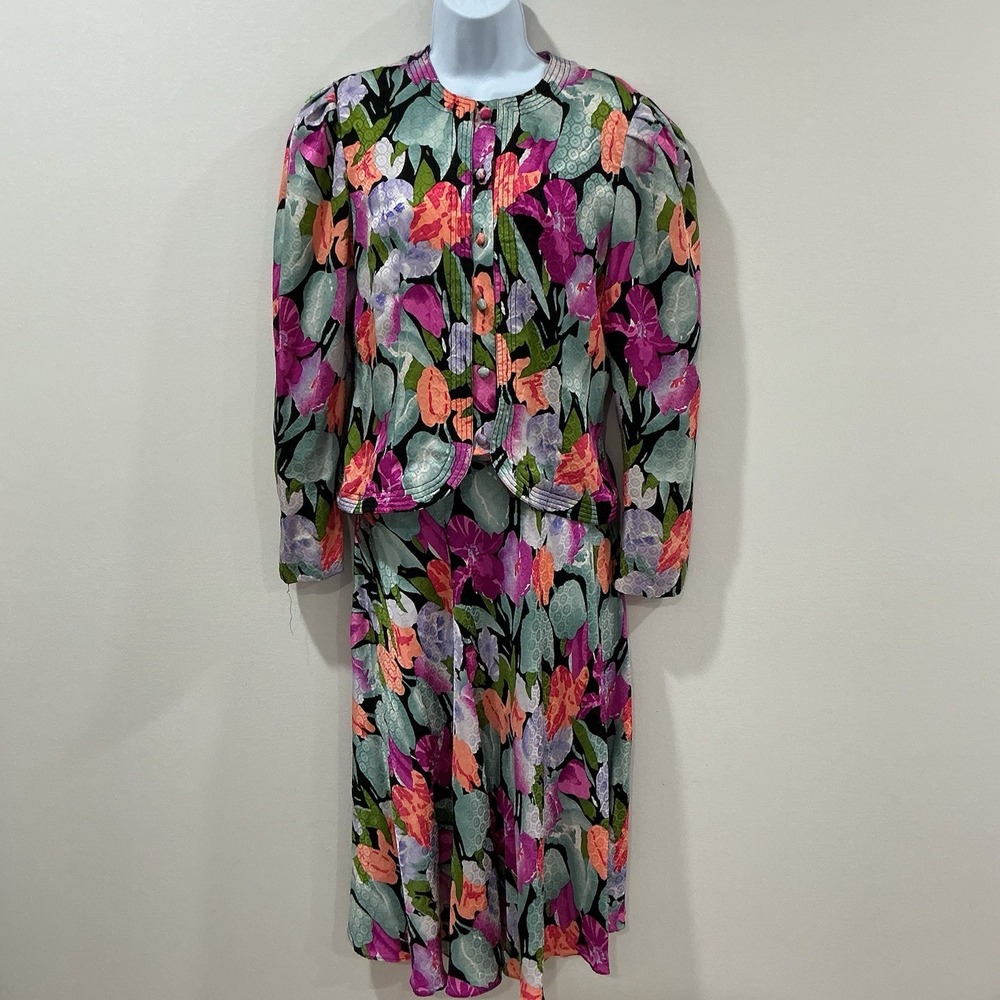 colette of the watergate vintage 1980s floral silk skirt suit Size 10 Washington